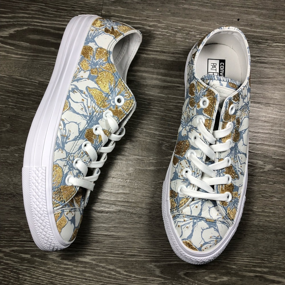 Converse Chuck Taylor Ox Pat Bo.  Worn once.